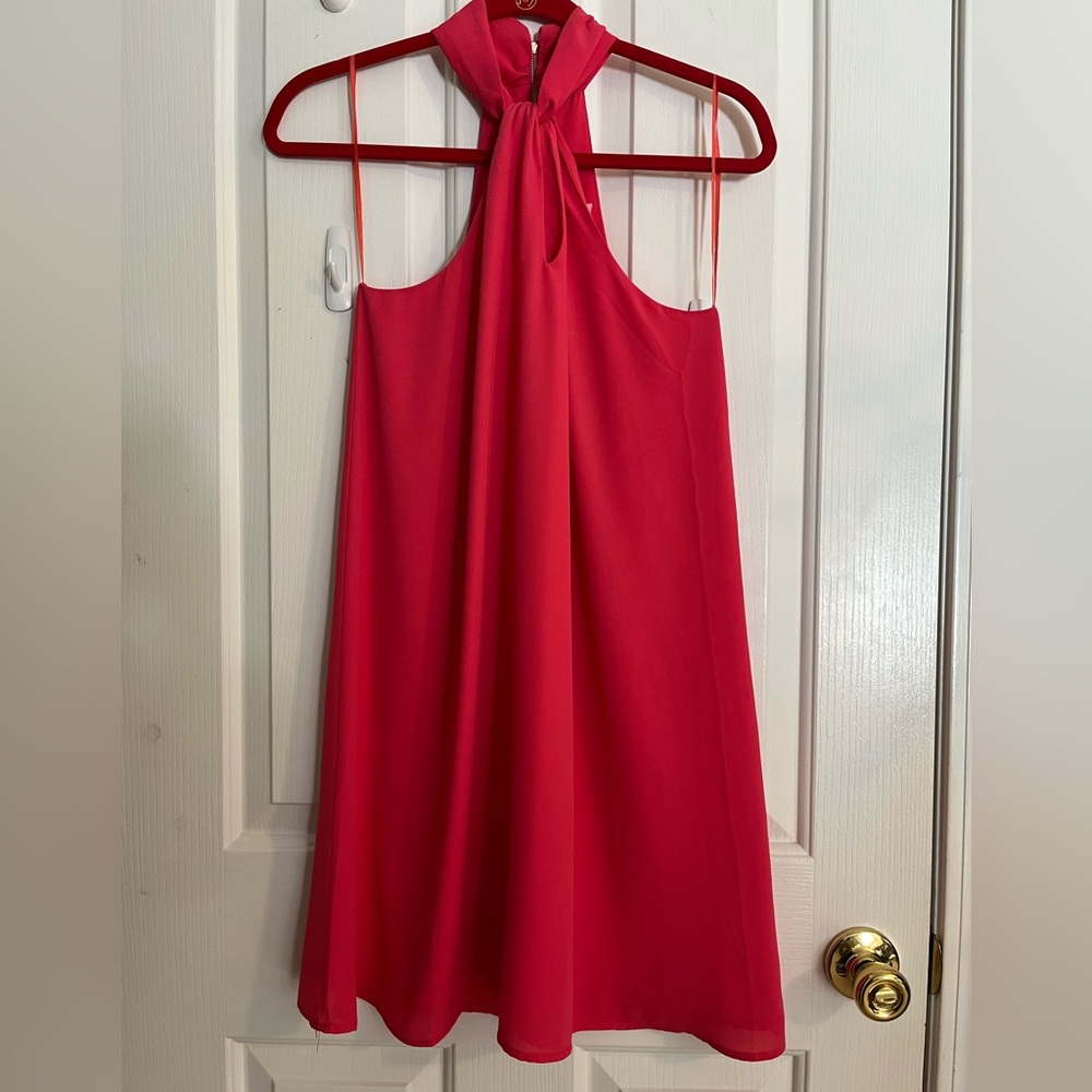 Soprano. Beautiful coral hot pink cocktail dress.